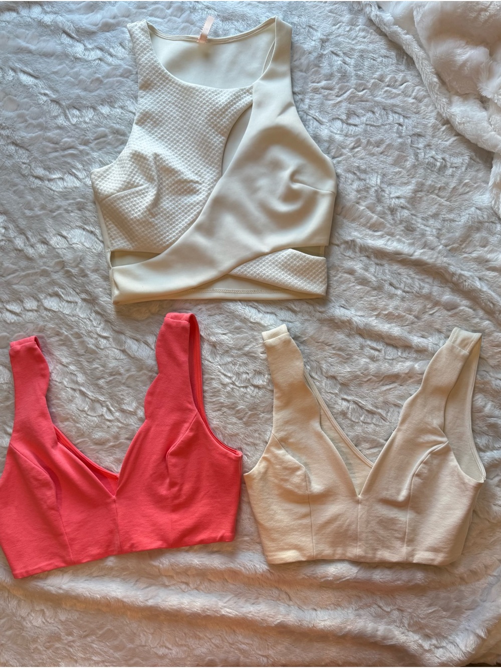 3 Women's Sleeveless V-Neck Crop Tops - Cream & Coral